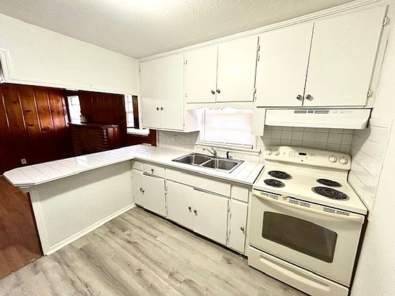 3rd image of 1200 Meadow Dr NW #B