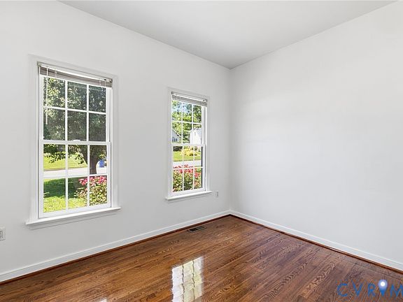 4th image of 8724 Hillcreek Dr