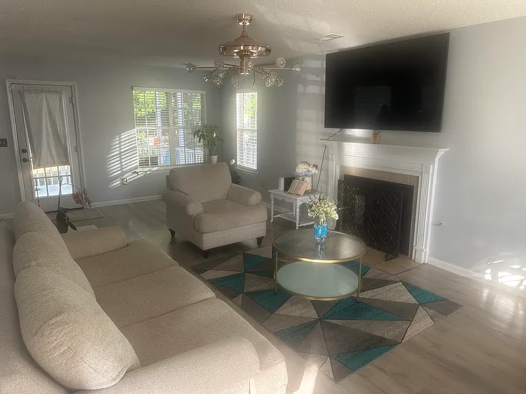 3091 Morningdale Dr — Photo 2