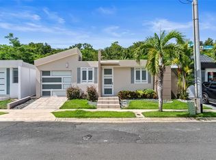 Almendro Los Colobos Park #AA27, Carolina, PR 00987