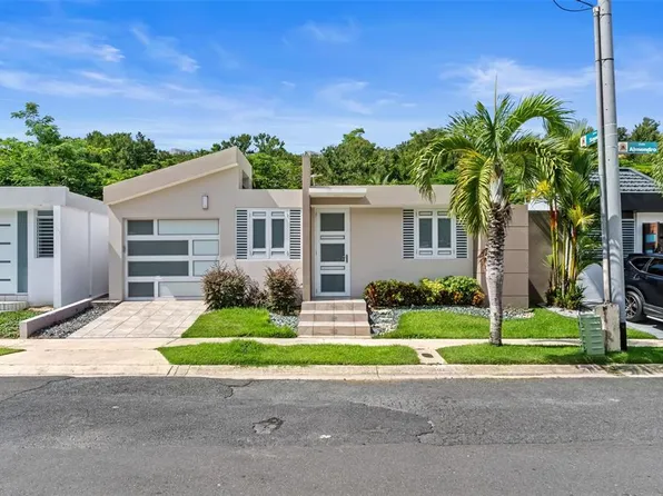 Almendro Los Colobos Park #Aa27, Carolina, PR 00987