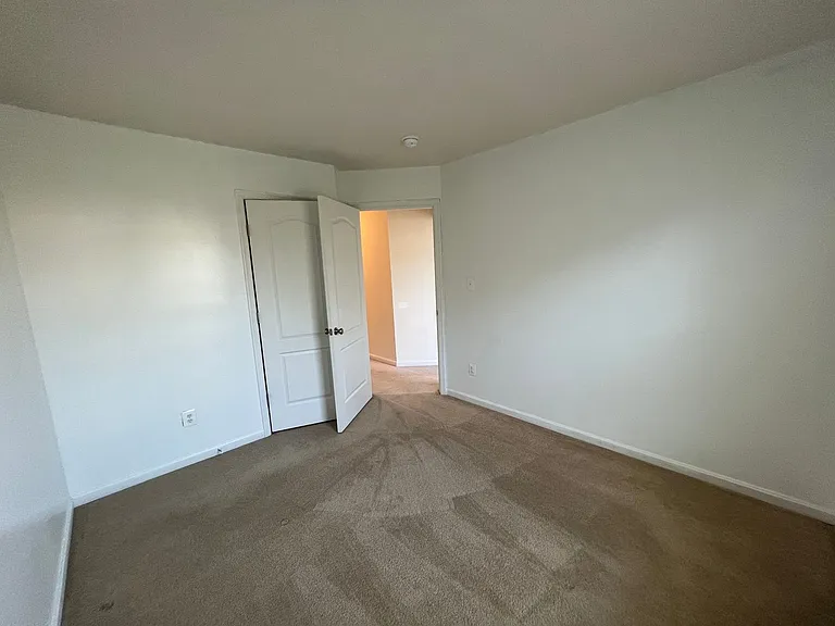 803 Carnaby St — Photo 21