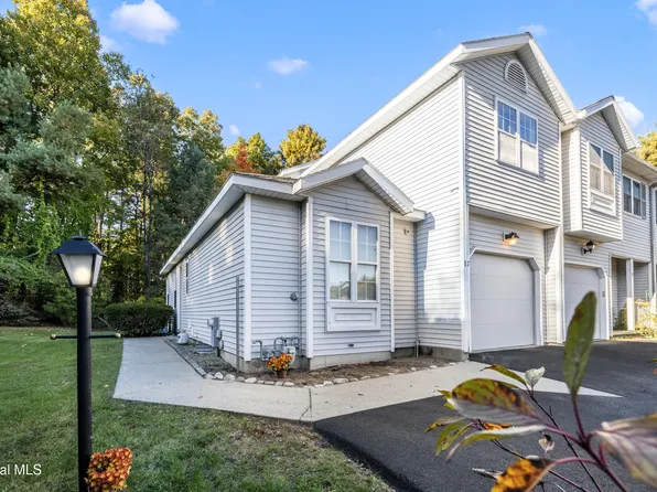 87 Old Mill Lane, Queensbury, NY 12804