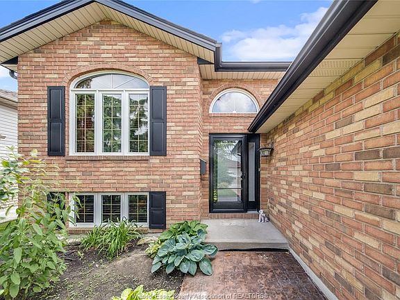 2nd image of 647 Alpenrose Ct