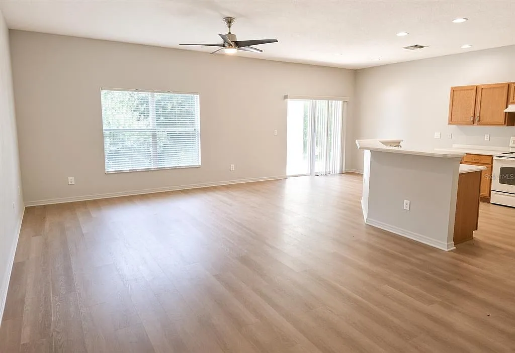 3 bed, 2.0 bath, 1560 sqft, $2,200 — Photo 3