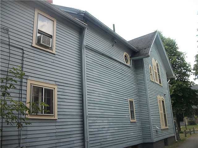 2nd image of 320 Meigs St