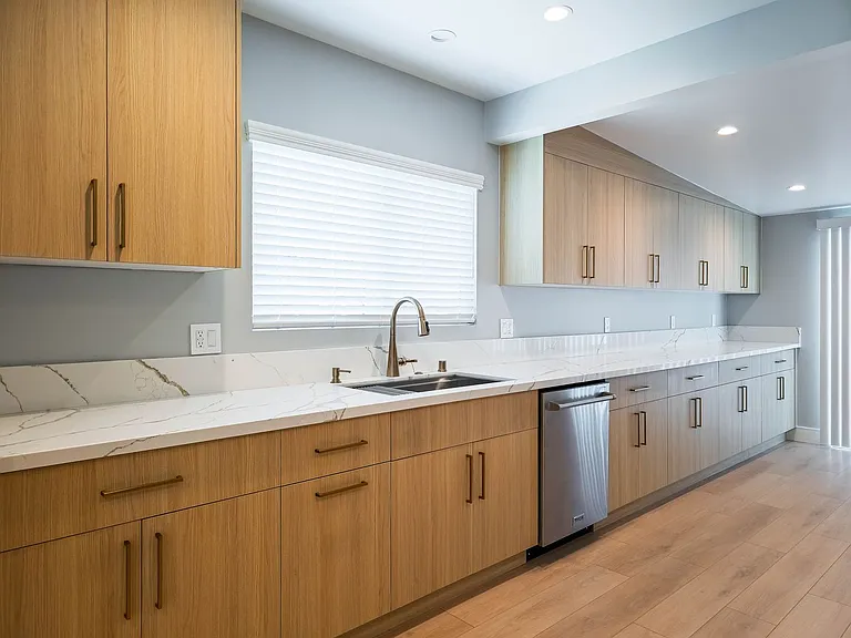 6454 Gentry Ave — Photo 9