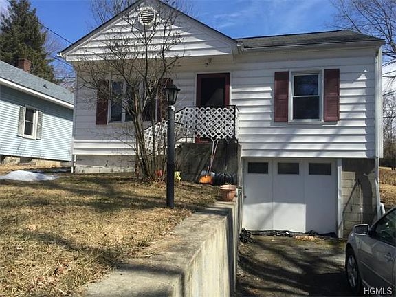 3rd image of 33 Conklin Ave