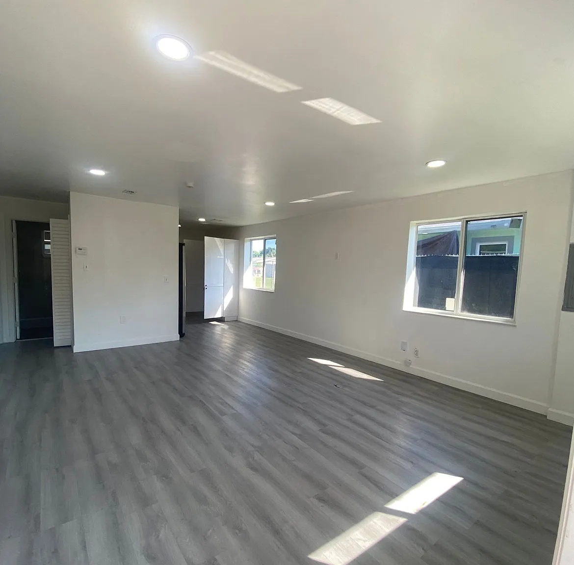 3 bed, 1.0 bath, $2,600 — Photo 3