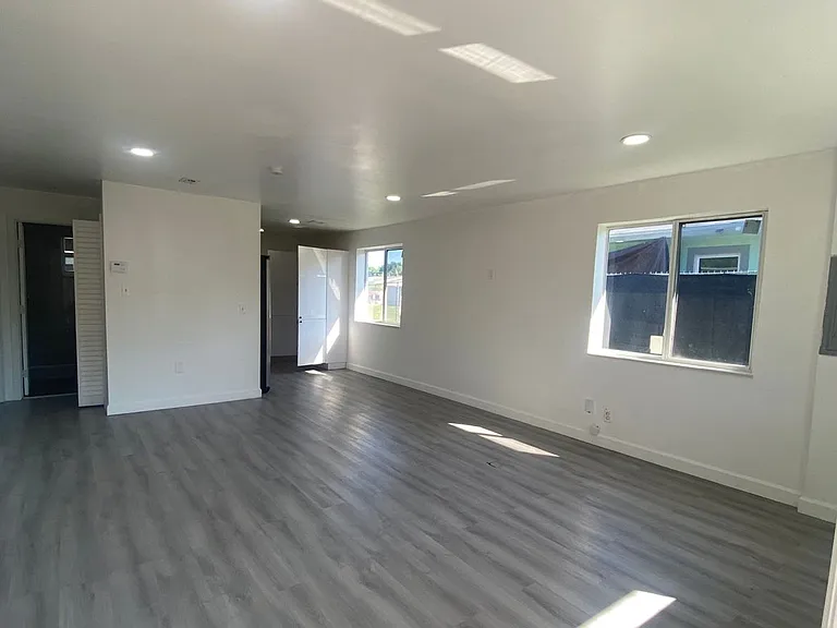 11961 SW 214th St — Photo 3