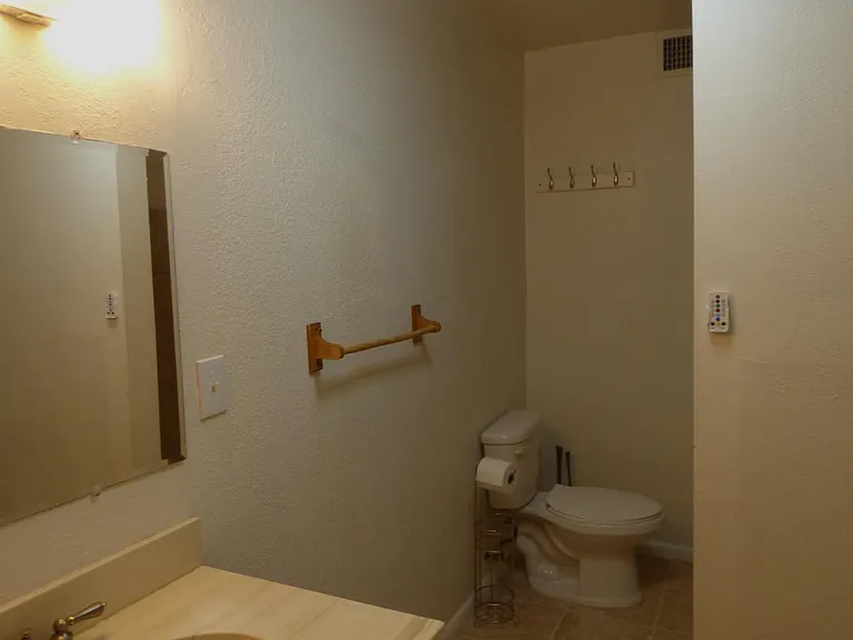 1029 E Irwin Pl #A — Photo 24