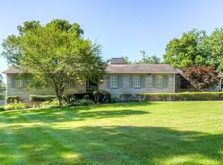 2 Lansdowne Ests, Lexington, KY 40502