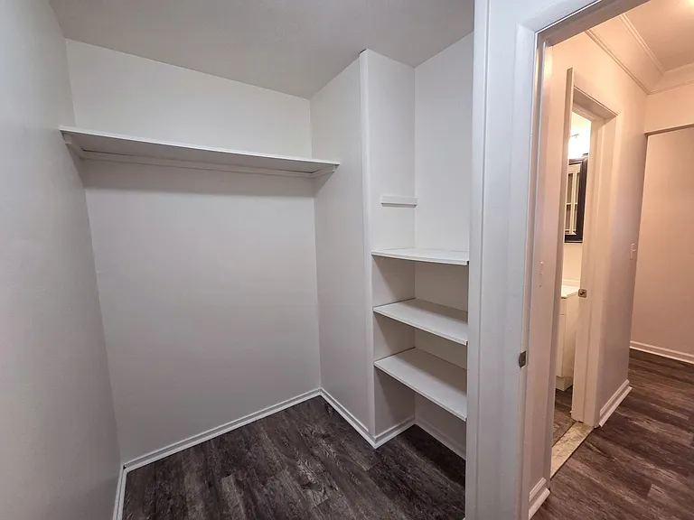 Lake Vista Apartment Homes — Photo 18