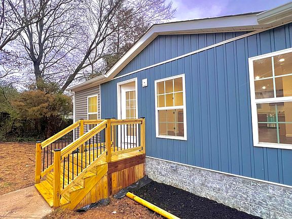 2nd image of 425 Abbott Rd