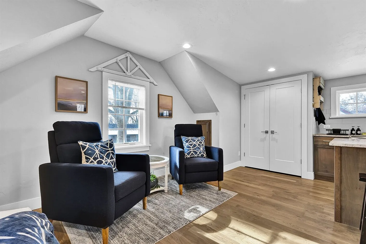 Studio, 1.0 bath, 355 sqft, $3,933 — Photo 1