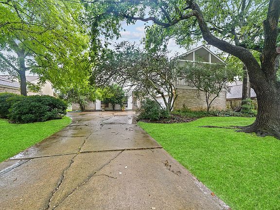 3rd image of 2502 Glenn Lakes Ln