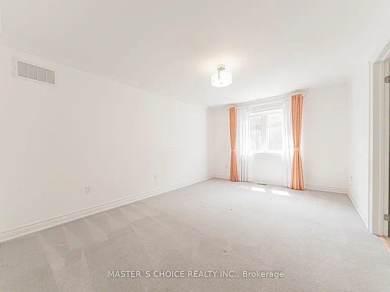 2357 Rideau Dr — Photo 35