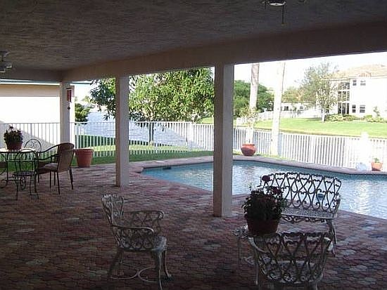 4th image of 605 NW 164th Ave