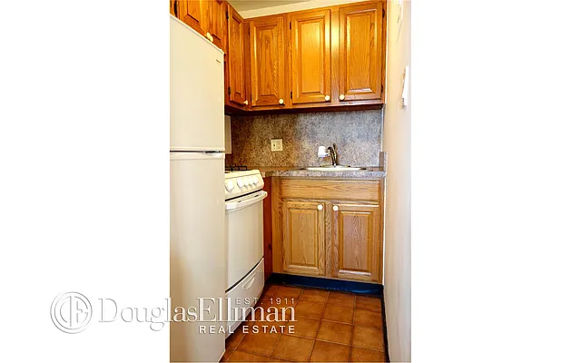 Rented by Douglas Elliman | media 4