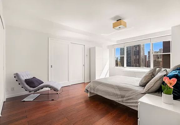 5th image of 340 E 64th St APT 19M