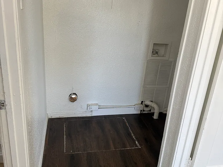 1719 Morrison Ave — Photo 8