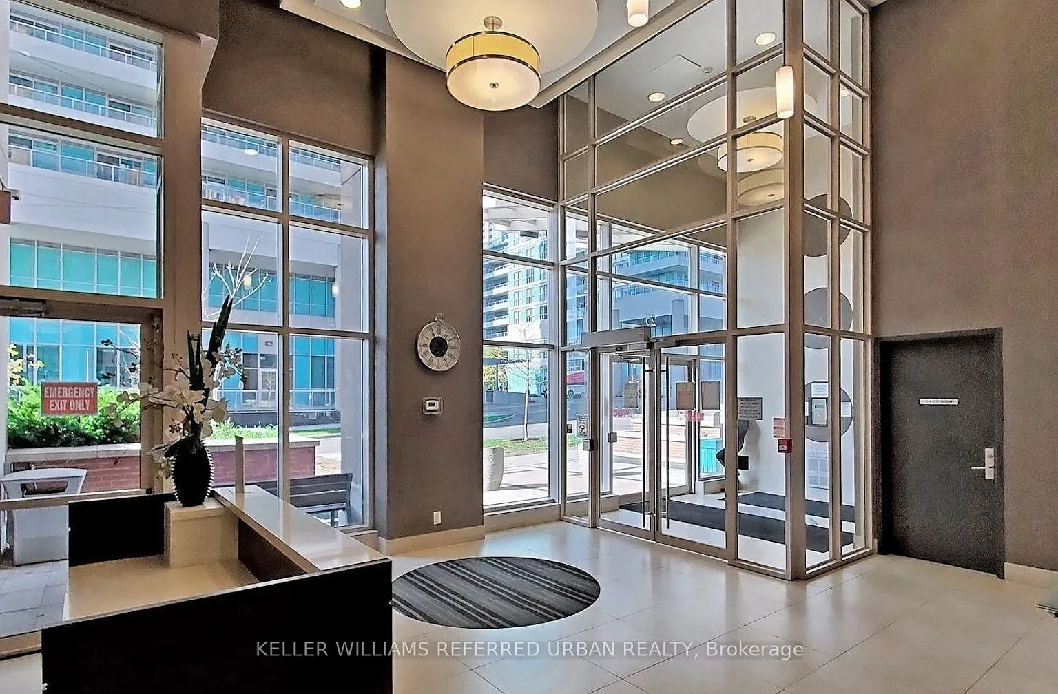 Centro Condos — Photo 2
