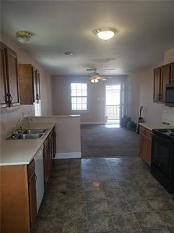 3900 Division St #D — Photo 4