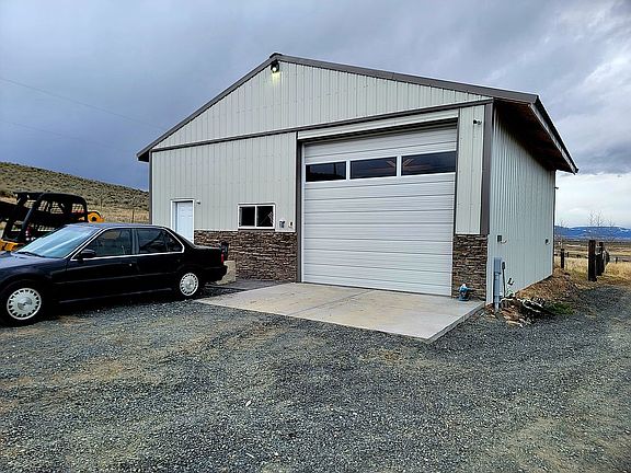 Small shop 32' x 32'
