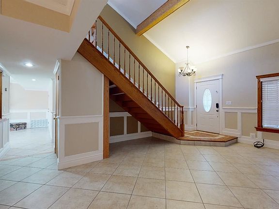 2nd image of 5524 Shorehaven Cir