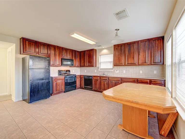15326 Mission Oak Dr — Photo 5