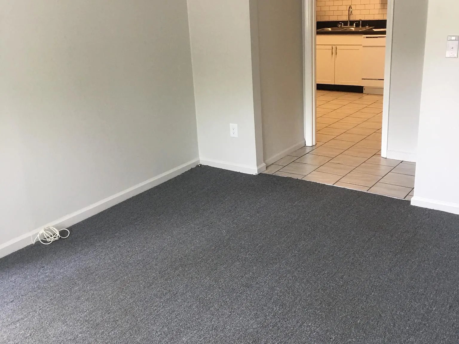 2 bed, 1000 sqft, $2,730 — Photo 4