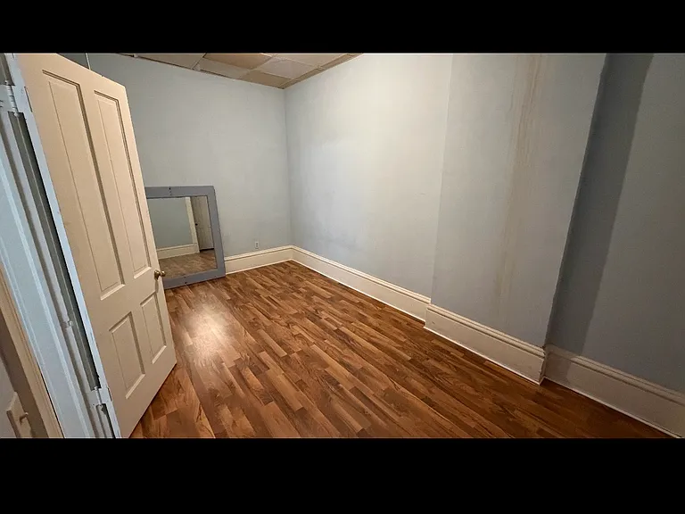1105 Superior Ave #1/2 — Photo 6
