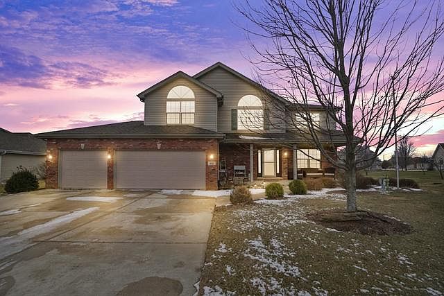 1st image of 462 Gipp Dr