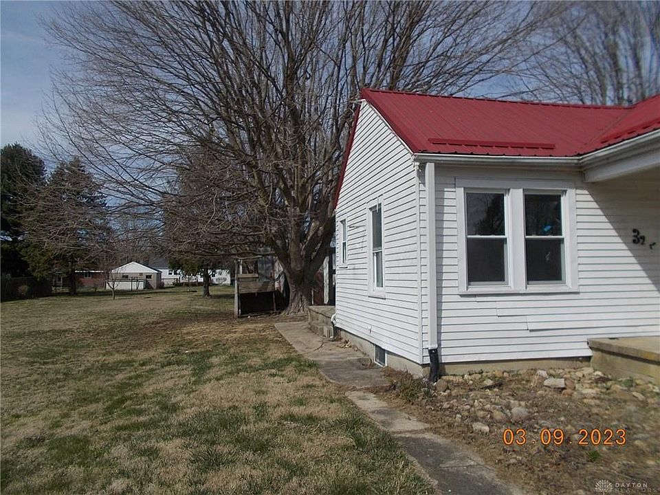 2nd image of 345 Walnut St
