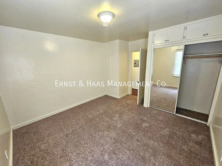 436 W 4th St #1 — Photo 11