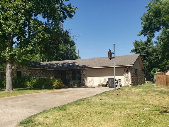 2nd image of 516 Dean Dr