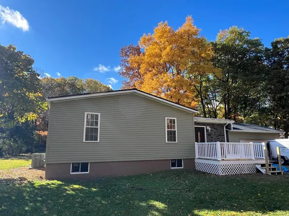 828 Hoover Rd, Mansfield, OH 44905