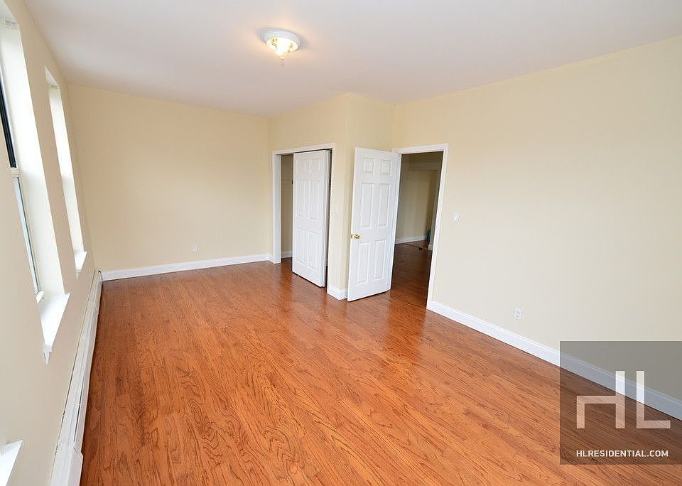 1st image of 22-03 35th St