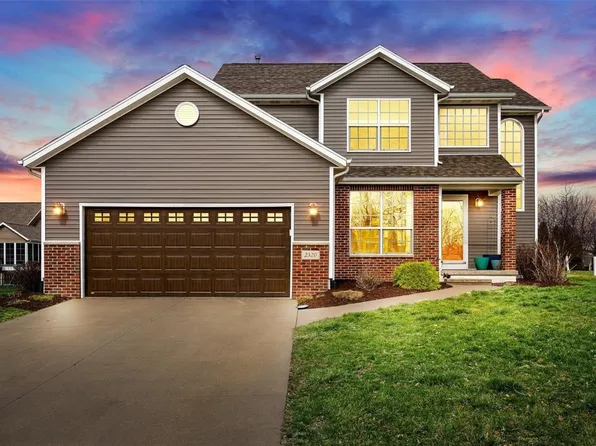 2320 Wolf Run, Hiawatha, IA 52233