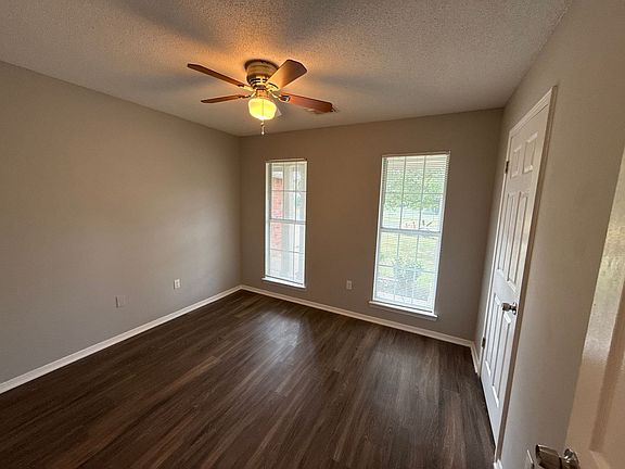 5th image of 6610 Westbury Ave