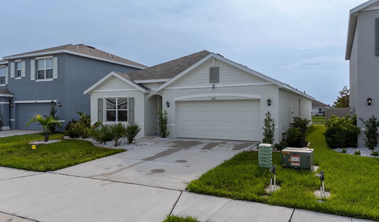 4 bed, 2.0 bath, 1828 sqft, $2,295 — Photo 3
