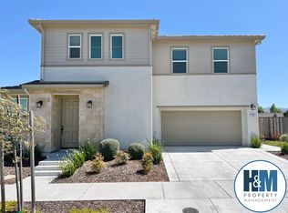 180 Prancer Ln, Hollister, CA 95023