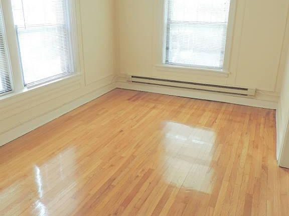 3rd image of 1305 Oak Ave APT 3E