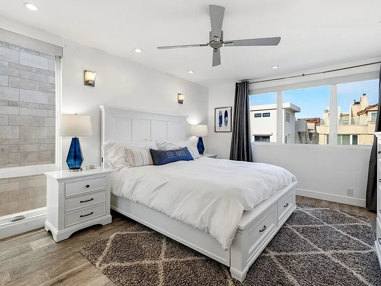 3373 Ocean Dr — Photo 49