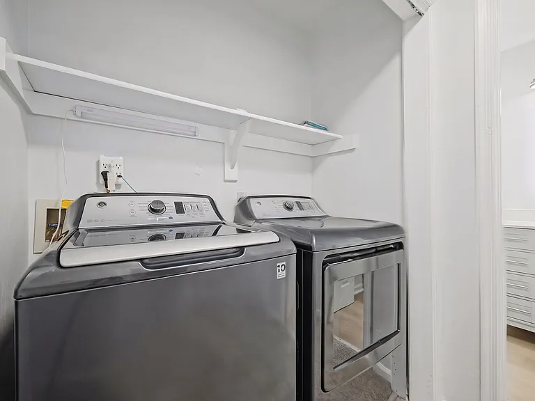 809 Bishop Ct — Photo 21