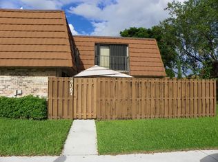 4067 Wimbledon Dr, Cooper City, FL 33026