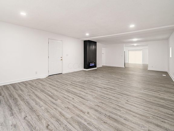 5th image of 2036 Holt Ave