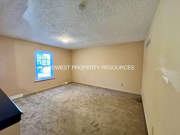 5th image of 319B SE Melody Ln