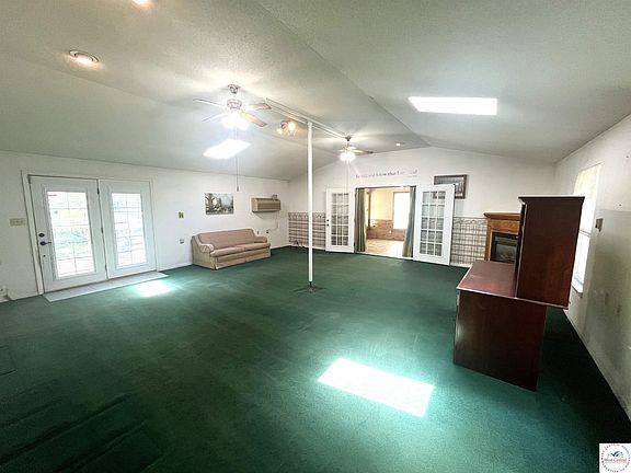 4th image of 1703 S Harrison Ave