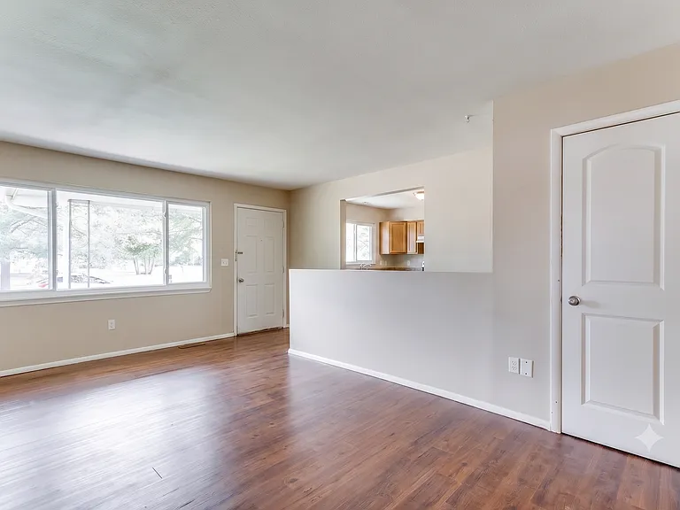 4203 W Pine St — Photo 5